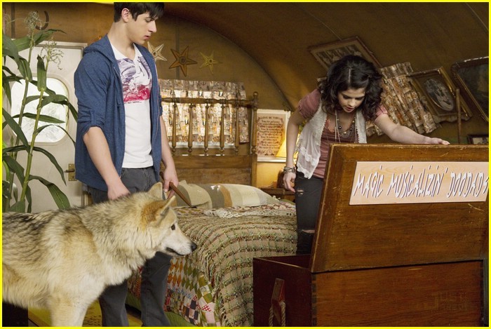 gregg-sulkin-wizards-return-27