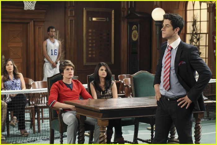 selena-gomez-wizards-season-four-17