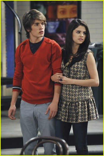 selena-gomez-wizards-season-four-22