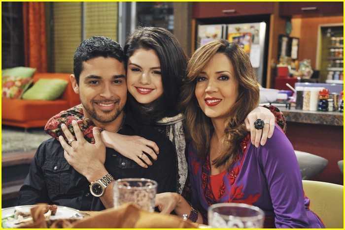 wilmer-valderrama-wizards-01