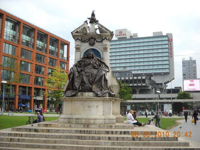 ANGLIA AUGUST 2010 001 (655) - MANCHESTER