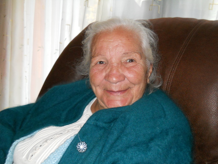 Flora, strabunica lui Thomas