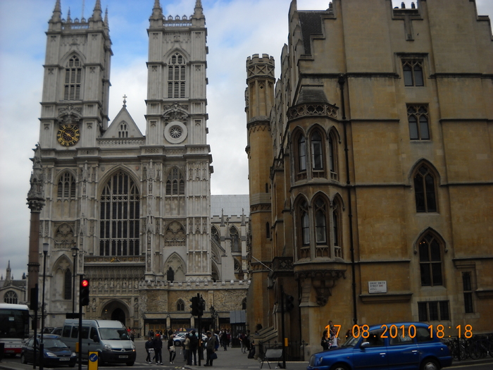ANGLIA AUGUST 2010 001 (1168) - LONDRA