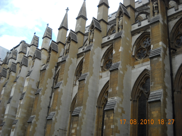 ANGLIA AUGUST 2010 001 (1180) - LONDRA