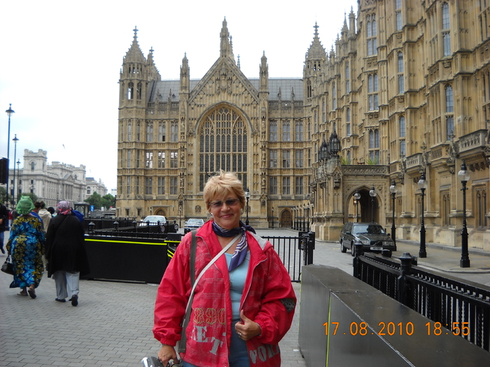 ANGLIA AUGUST 2010 001 (1221) - LONDRA