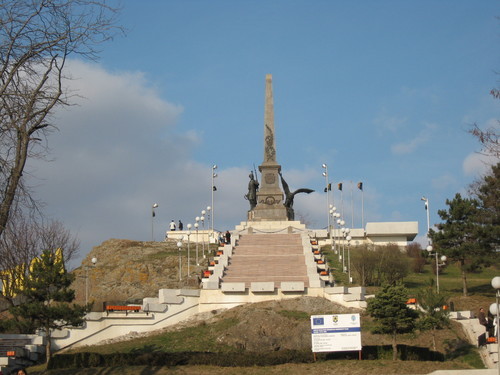 monumentul eroilor; cel mai minunat loc

