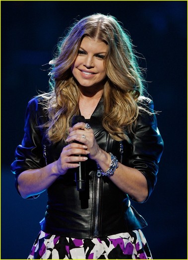 Fergie-fergie-1044533_882_1222 - O_o Fergie O_o