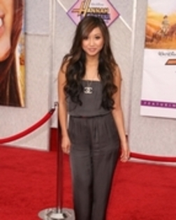 16623530_KXIMHURFS - poze brenda song