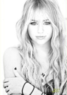 19294351_NVZKQSHNL - hannah montana forever si maily