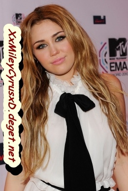 MTV Europe Music Awards 2010 - Arrivals [7th November] 17