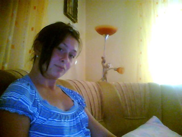 madalina 001; in camera
