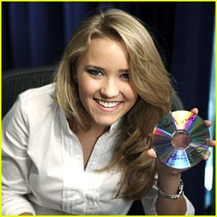 justjaredjr_debut_album_37592_emily_osment_send_questions