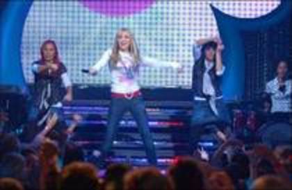 YOFXCBNDAIVQPKKIKMX - Hannah Montana 0