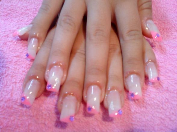 unghii albe - UnGhI fAlSe