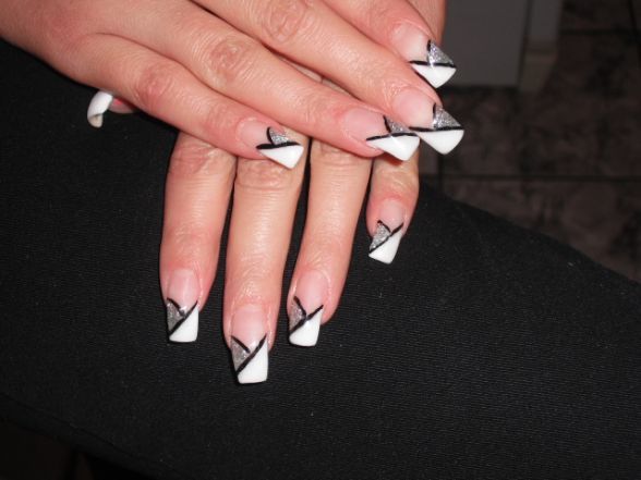 unghii albe - UnGhI fAlSe