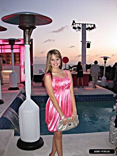 debby-ryan-02