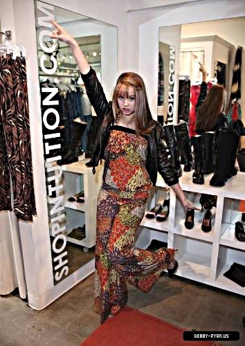 debby-ryan-0045 - Sharpen - Pics