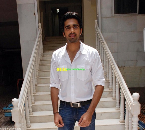 normal_Avinash_Sachdev_Actor - Chhoti Bahu Sindoor Bin Shaugaan - Triunghiul Iubirii