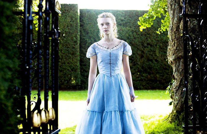 aliceinwonderland2010imagesandstills-13 - O_o Alice in Wonderland O_o