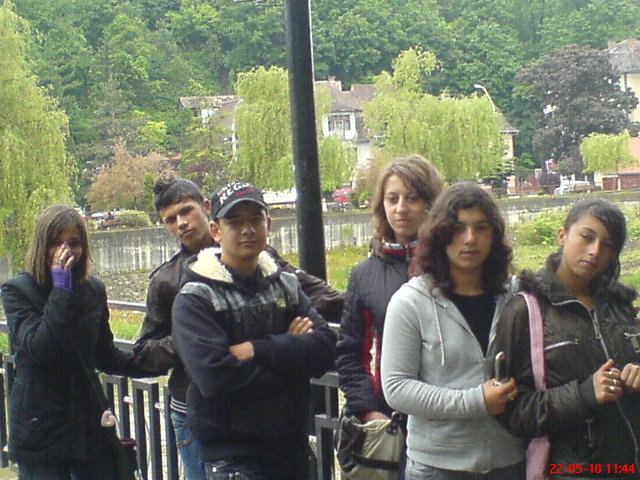 Pe podul de peste Tarnava Mare - 2009-2010 Excursie la Sighisoara an scolar