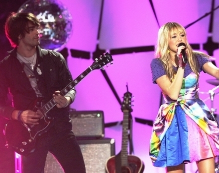  - x Hannah Montana - Season 3 Promotional Stills - Concert 2009