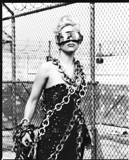 lady_gaga_telephone_image1