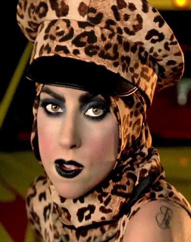 telephone-lady-gaga-black-lipstick