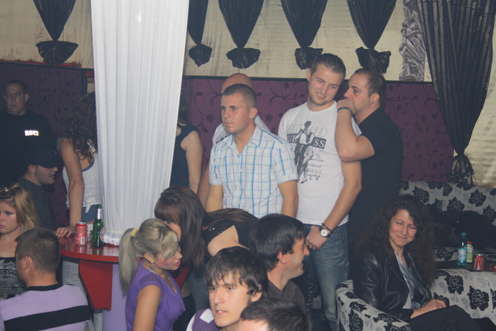 Vibe 052 - Club Cool 13 Noiembrie