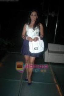 thumb_Ashita Dhawan at Bidaai serial season 1 completion bash in Vie Lounge on 12th Nov 2010 (31) - ashita dhawan