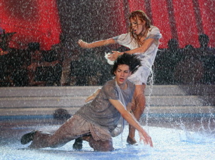 adela&alex-dans in ploaie