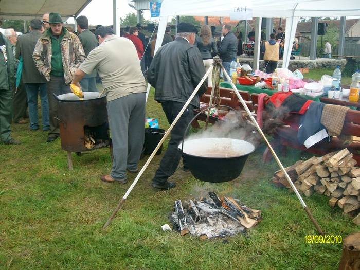 SANY3283 - festivalul vanatori bata jud arad