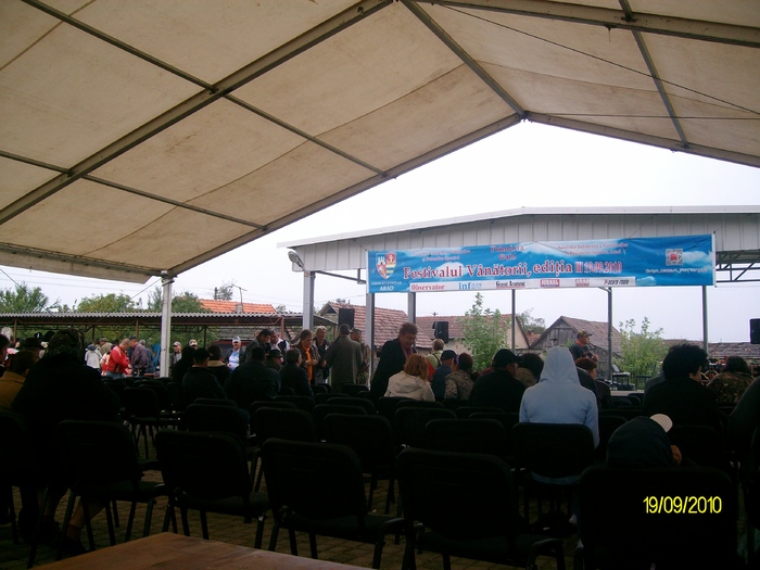 SANY3219 - festivalul vanatori bata jud arad