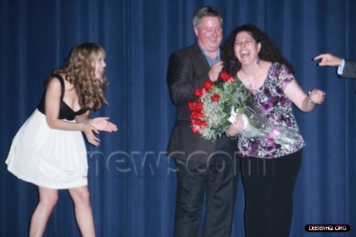 normal_DHQ_PremiereParty_281129 - 0 - - Pozele - mele - cu - Debbz