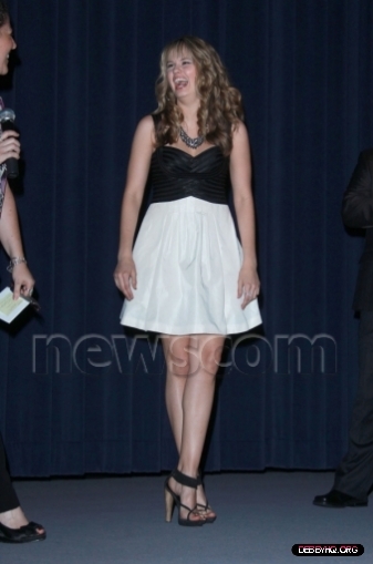 normal_DHQ_PremiereParty_281229 - 0 - - Pozele - mele - cu - Debbz