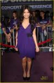 Se pare ca lui David Henrie chiar ii place sa dea note concurentilor.