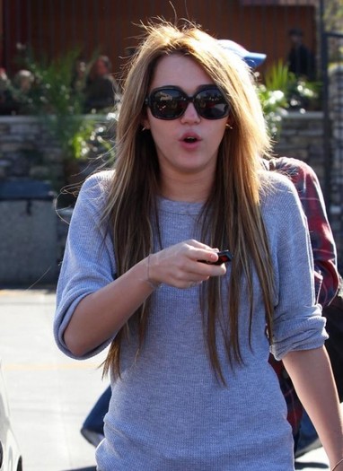 buna ashley - 0 BANDA DESENATA MILEY SI SELENA