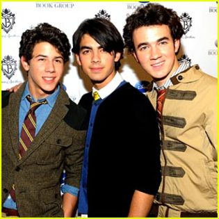 jonas-brothers-book-launch