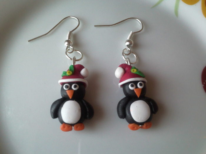 IMG3370cercei  de iarna fimo pinguin     15 lei