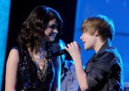 imagesCA7H7T3H - selena gomez