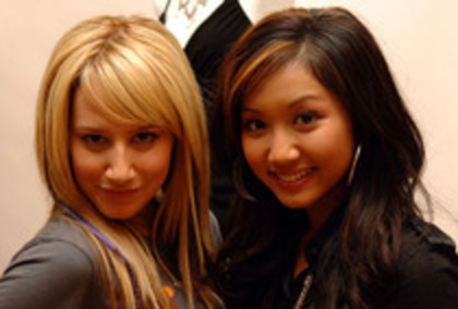 FOQOWZJUWJQCQHSSYHI - ashley si brenda