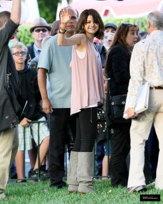 24694800_VAGGWOWQR - club selena-toate pozele mele cu selena gomez