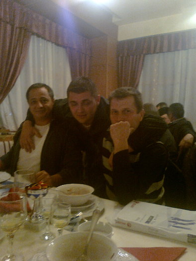 Eu , Mircea si Arpi; eu arpi si mircea
