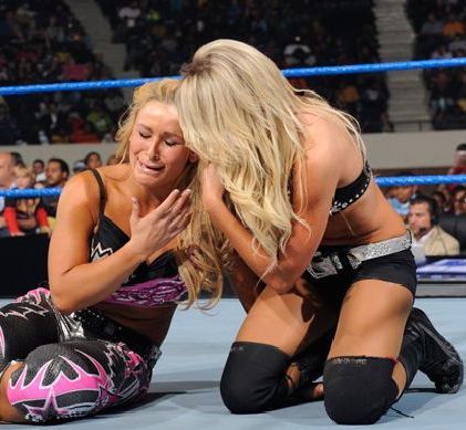 Natalya-Weeping-After-loosing-the-match