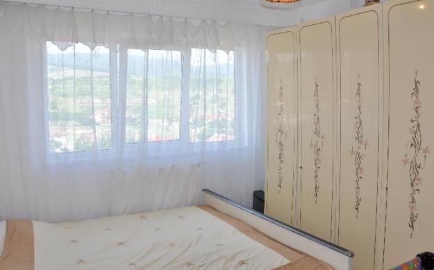 1269098304_81808100_1-Fotografii-de--URGENT-INCHIRIEZ-PE-TERMEN-LUNG-APART-2-CAMERE-DECOM-MOBILAT-SI - dmg -si mai multe