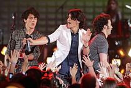 The Jonas Brothers Dallas-Fort Worth; jonas brothers la concert - Jonas Brothers