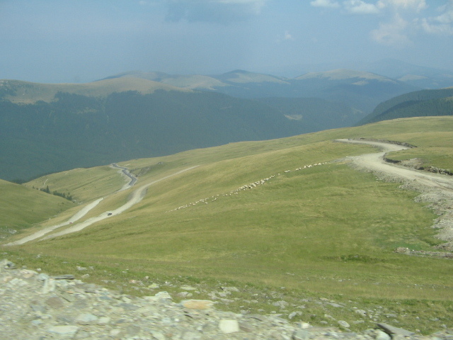 IMG_3045; Încă nu-i peste tot asfalt.
