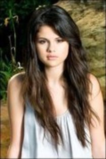 11519272_IWZHWOGVD - SELENA gomez