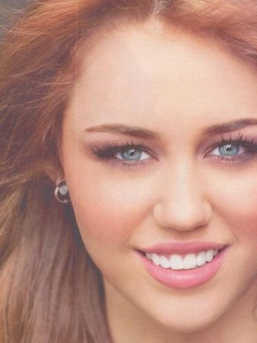 Miley Cyrus - Aici Puteti Da Note