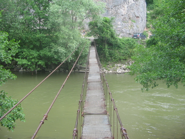 IMG_2293; Pod peste Crişul Repede, spre Peştera Vântului
