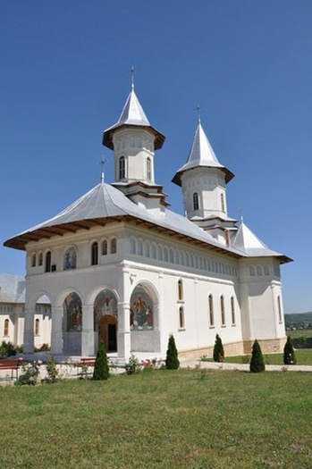 63. Manastirea Sfantul Vasile Cel Mare din Bodesti - 10 - Prin Moldova 16-21 Noiembrie 2010
